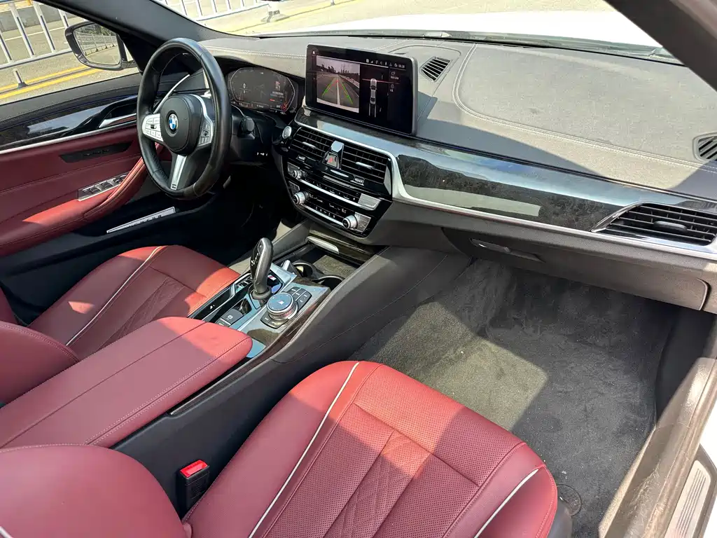 BMW 5 Series 2023 — фото 11