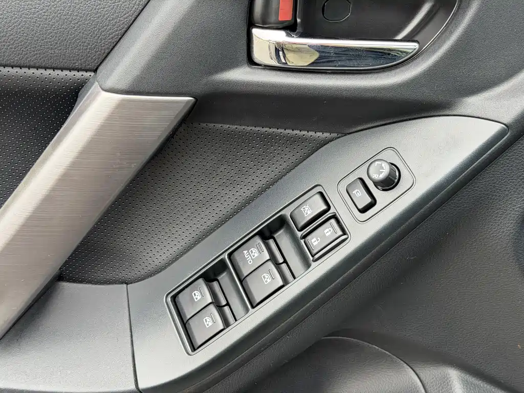 Subaru Forester 2015 — фото 35