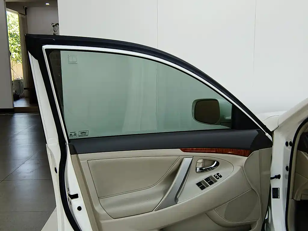 Toyota Camry 2008 — фото 13