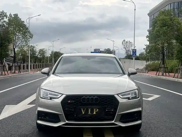 Audi A4L 2017