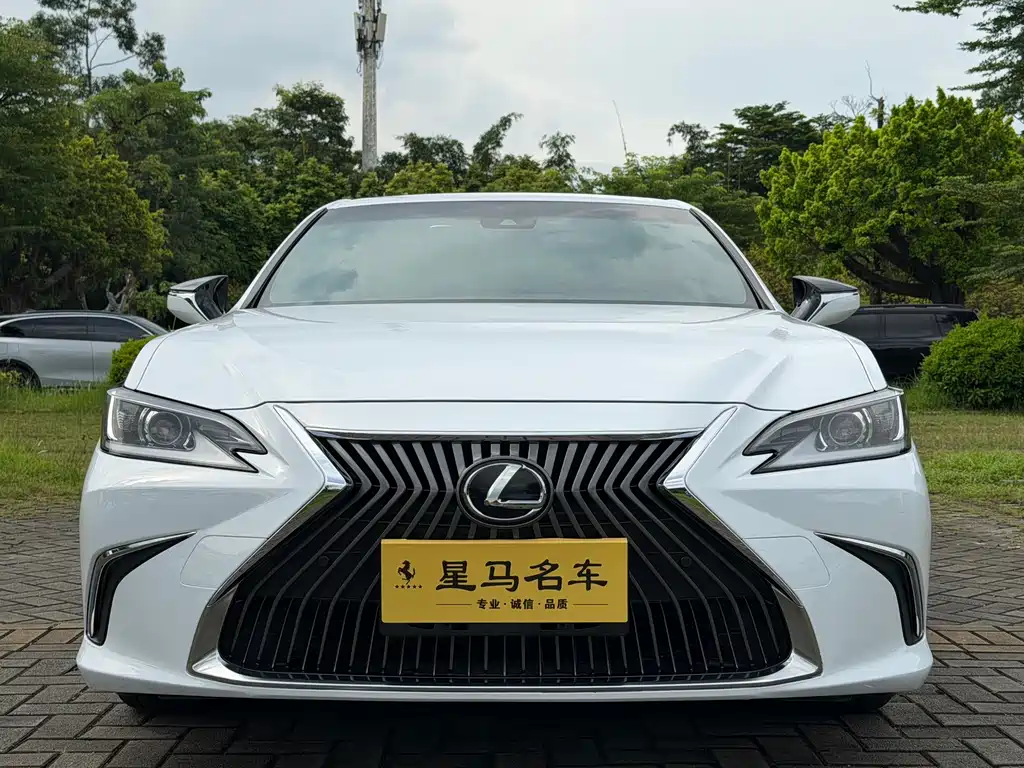 Lexus ES 2019 — фото 2
