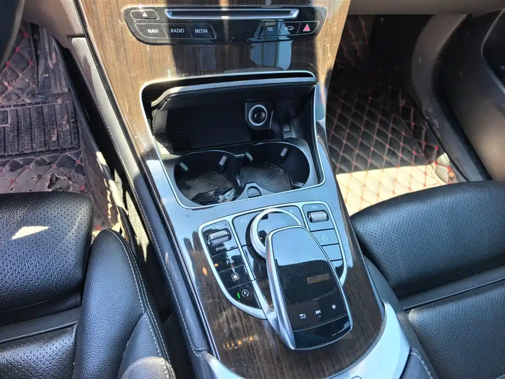 Mercedes-Benz GLC 2018 — фото 14