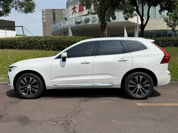 Volvo XC60 2022