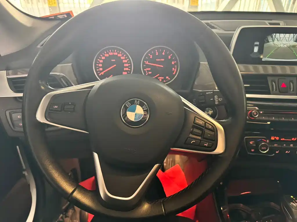 BMW X1 2018 — фото 11