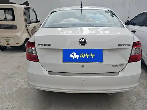 Skoda Rapid 2015