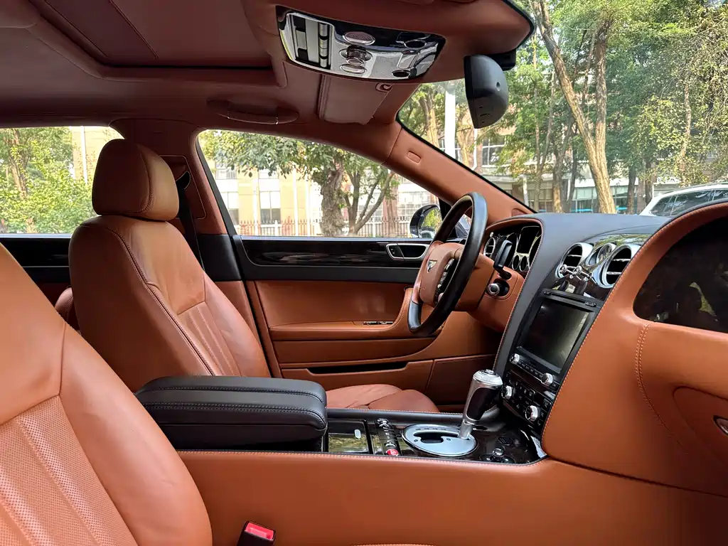 Bentley Flying Spur 2012 — фото 24