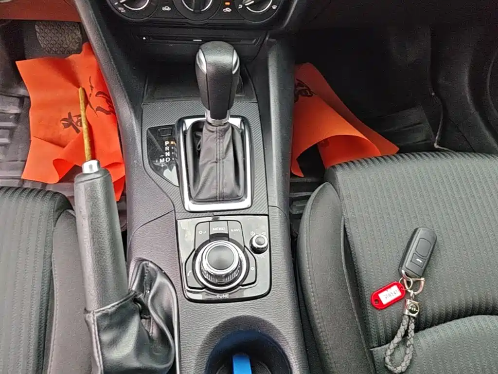 Mazda 3 Axela 2016 — фото 14