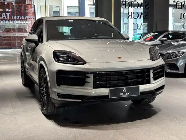 Porsche Cayenne 2025