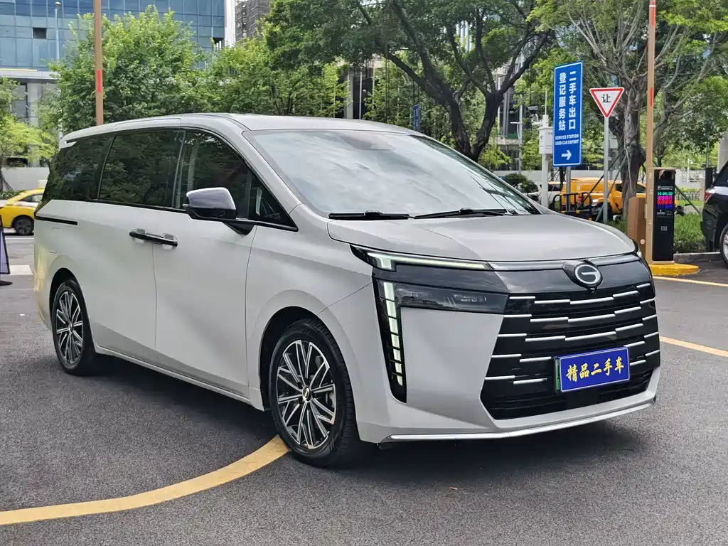 GAC Trumpchi E8 PHEV 2024 — фото 3