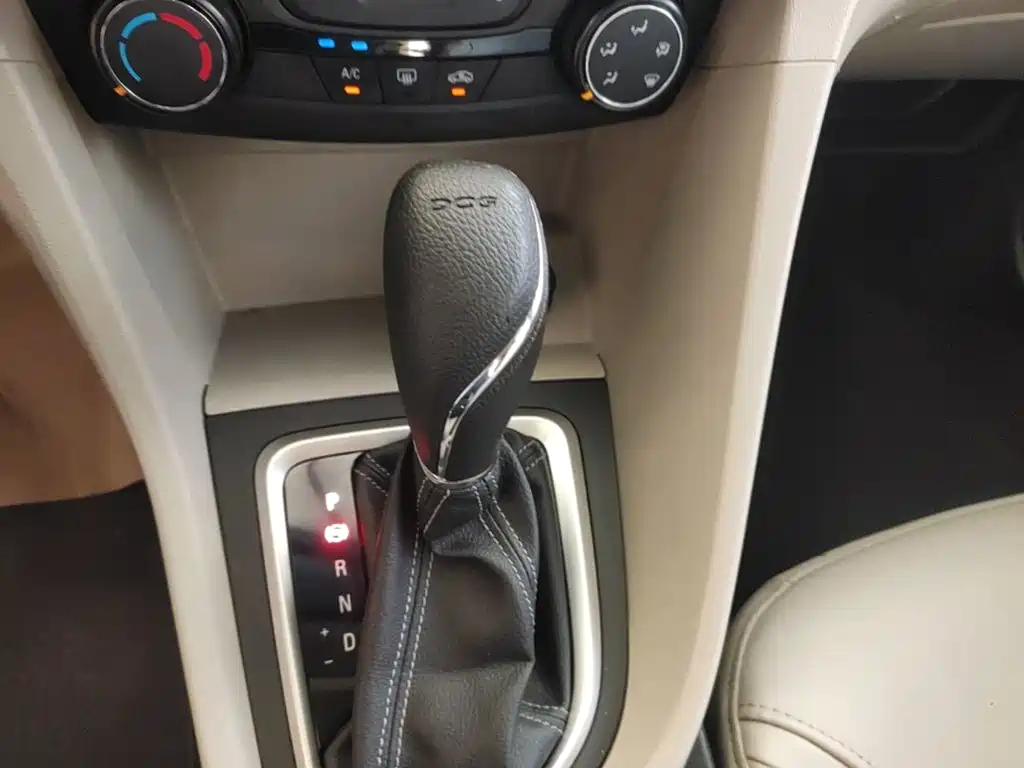 Buick Excelle GT 2018 — фото 14