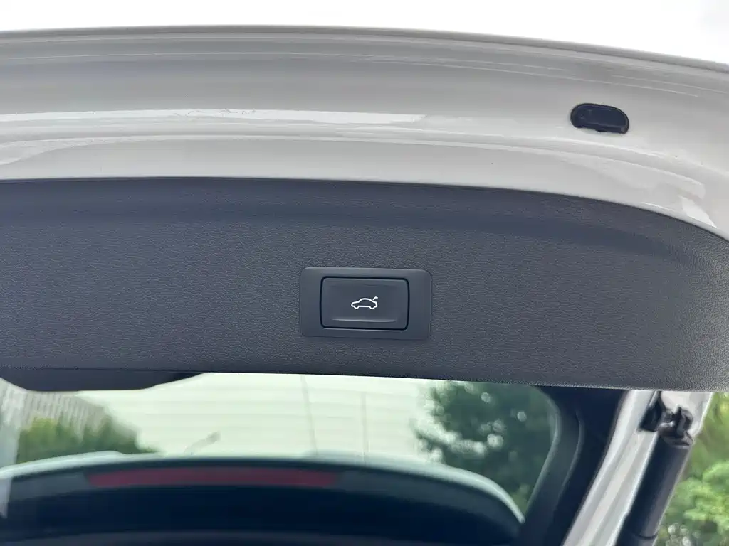 Audi A3 2023 — фото 23