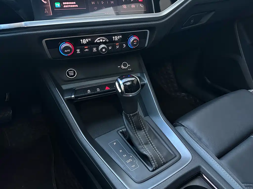 Audi Q3 Sportback 2023 — фото 11