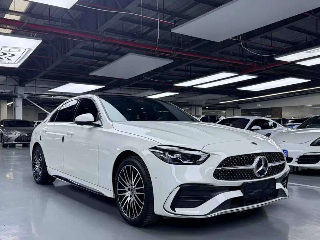 Mercedes-Benz C-Class 2024 — фото 3