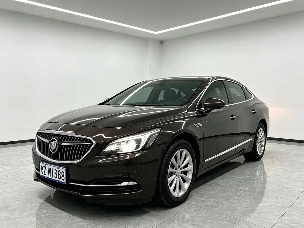 Buick LaCrosse 2018 — фото 1
