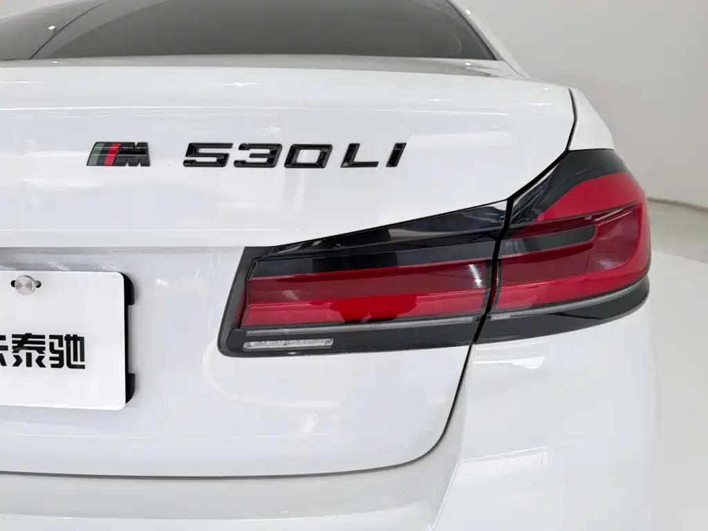 BMW 5 Series 2022 — фото 10