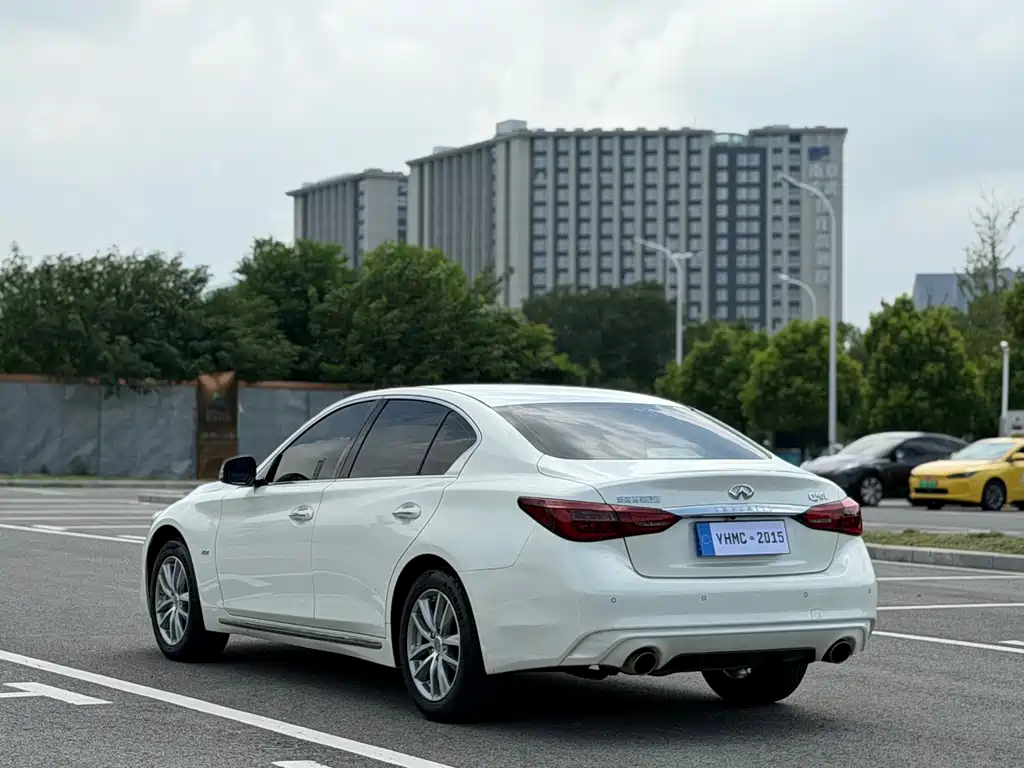 Infiniti Q50L 2019 — фото 16