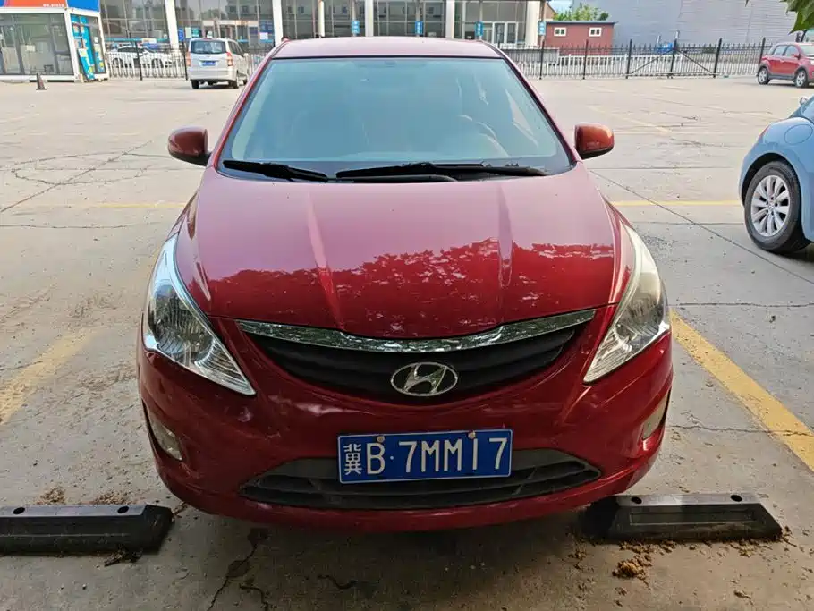 Hyundai Accent 2013 — фото 2