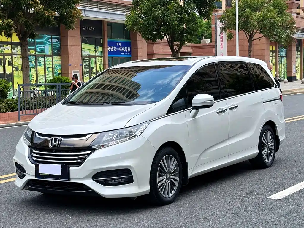 Honda Odyssey 2018 — фото 16