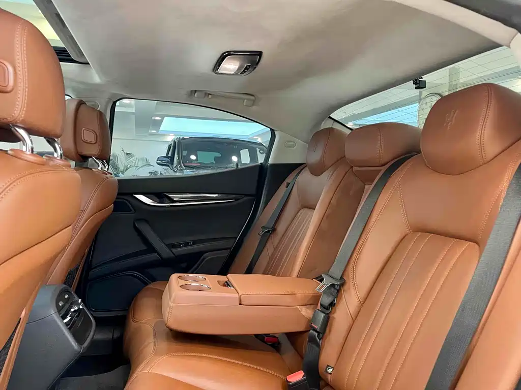 Maserati Ghibli 2016 — фото 14
