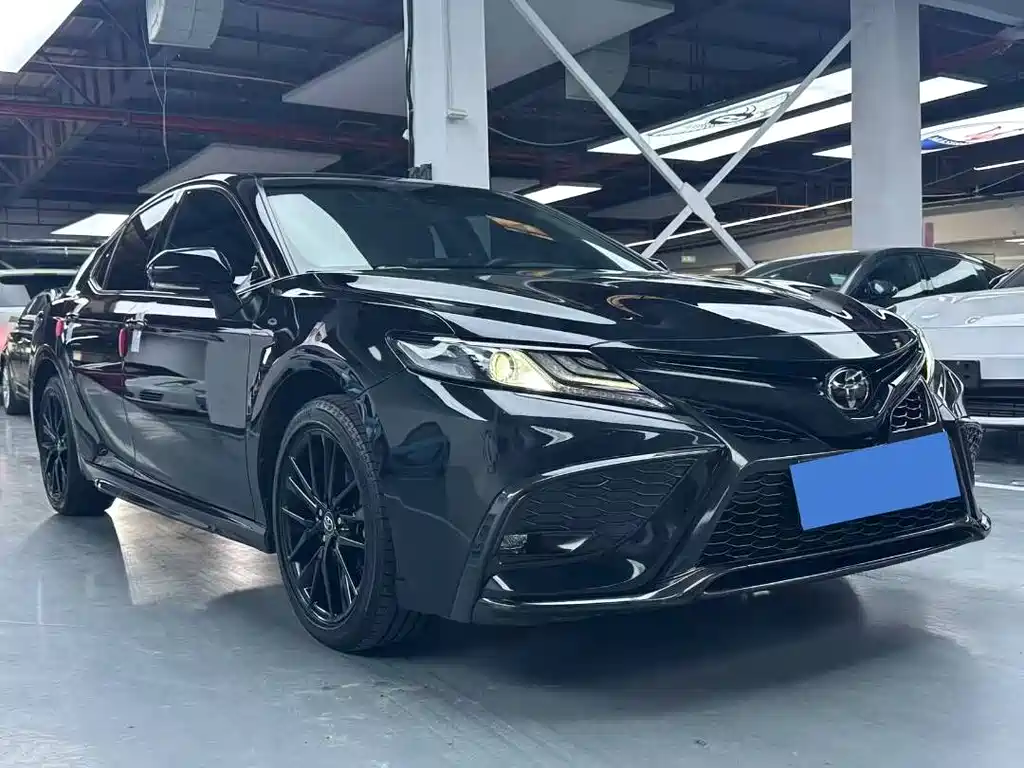 Toyota Camry 2022 — фото 3