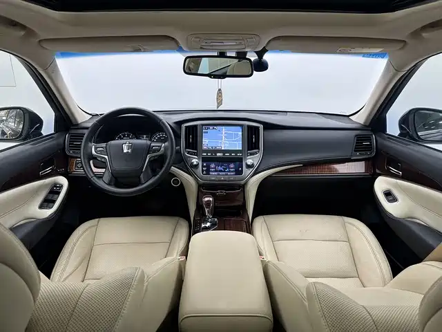 Toyota Crown 2015 — фото 9