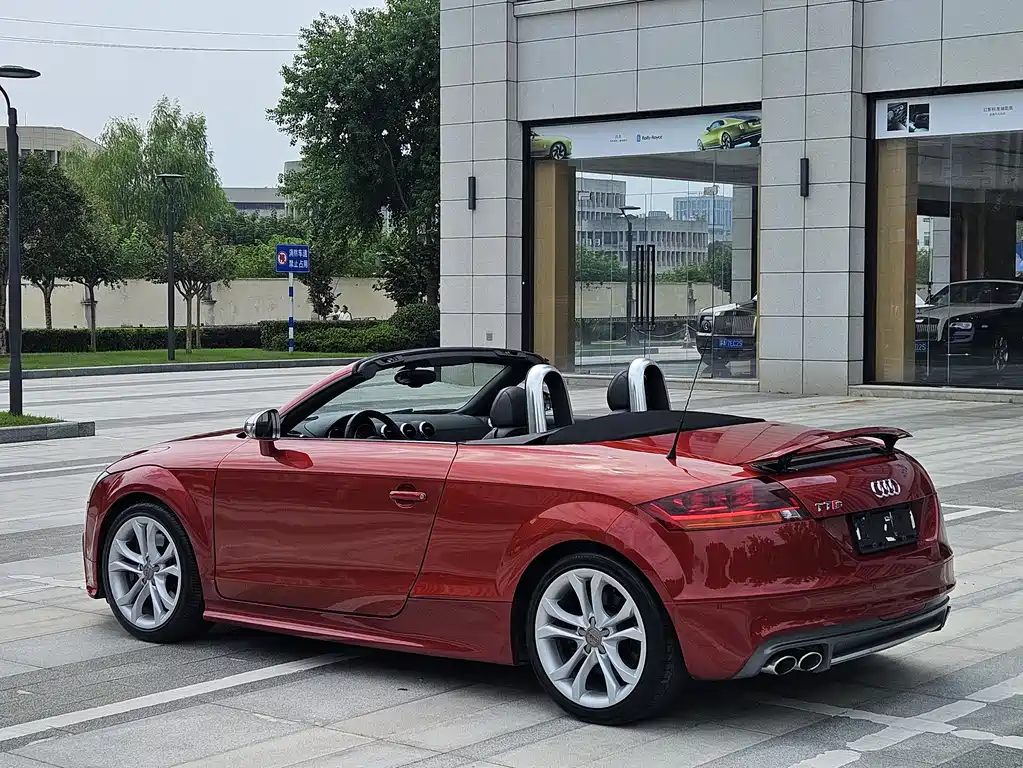 Audi TTS 2015 — фото 4