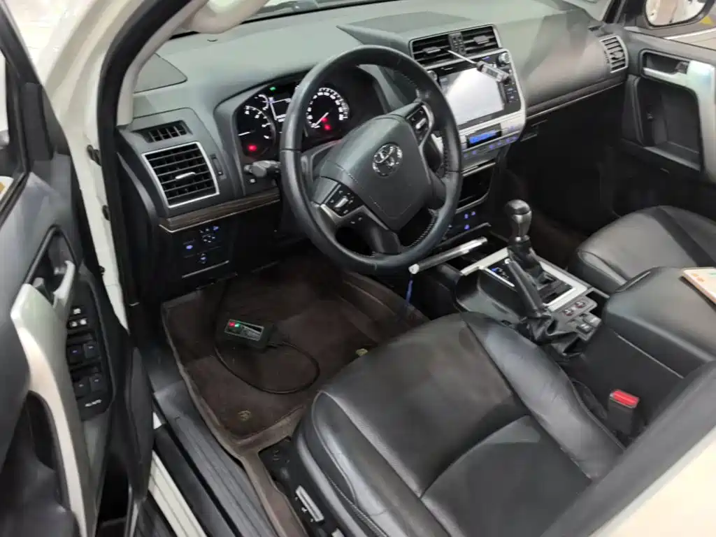 Toyota Prado 2018 — фото 16