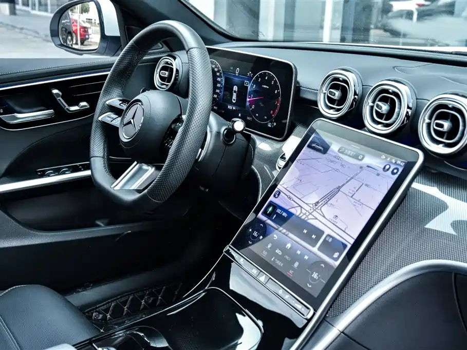 Mercedes-Benz C-Class 2023 — фото 16