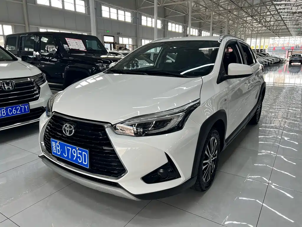 Toyota Yaris L 2023