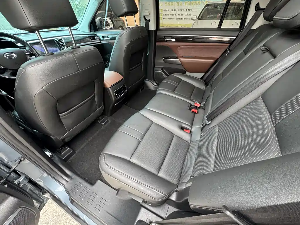 GAC Motor Trumpchi GS8 2017 — фото 6