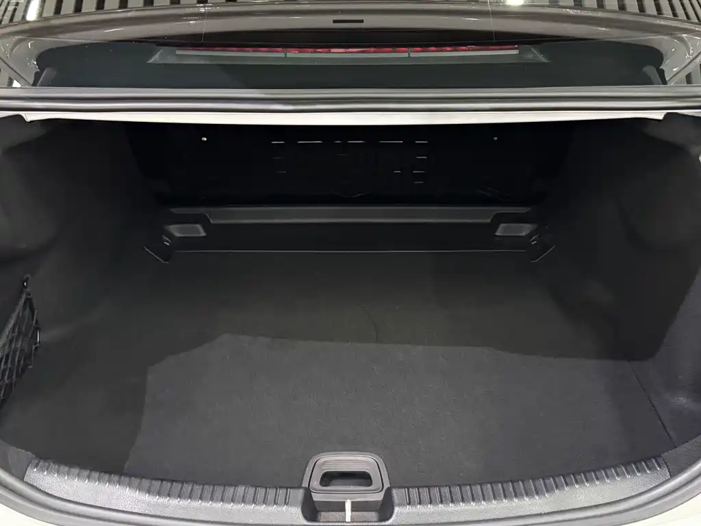 Mercedes-Benz C-Class 2023 — фото 9