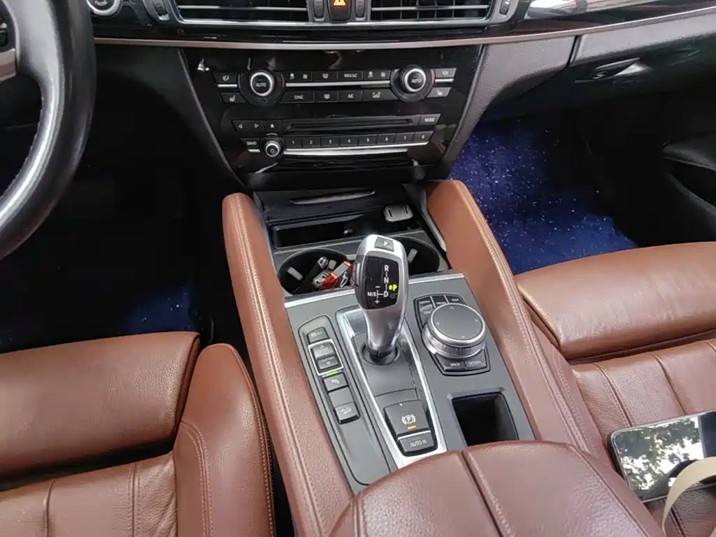 BMW X6 2017 — фото 11