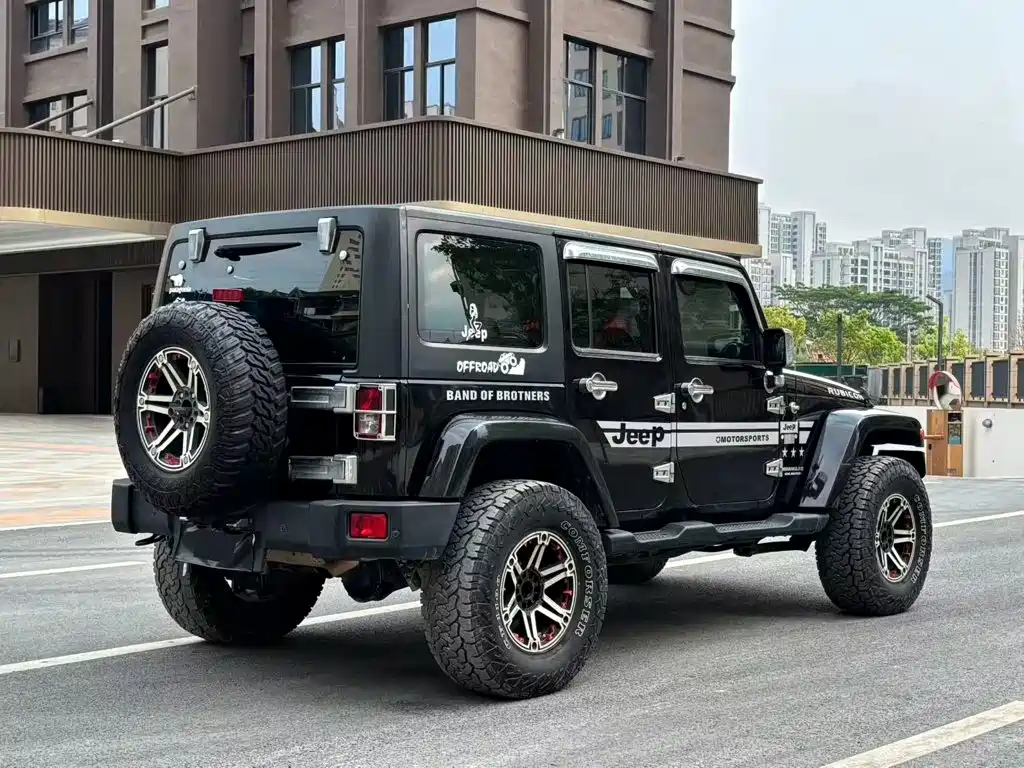 Jeep Wrangler 2014 — фото 9