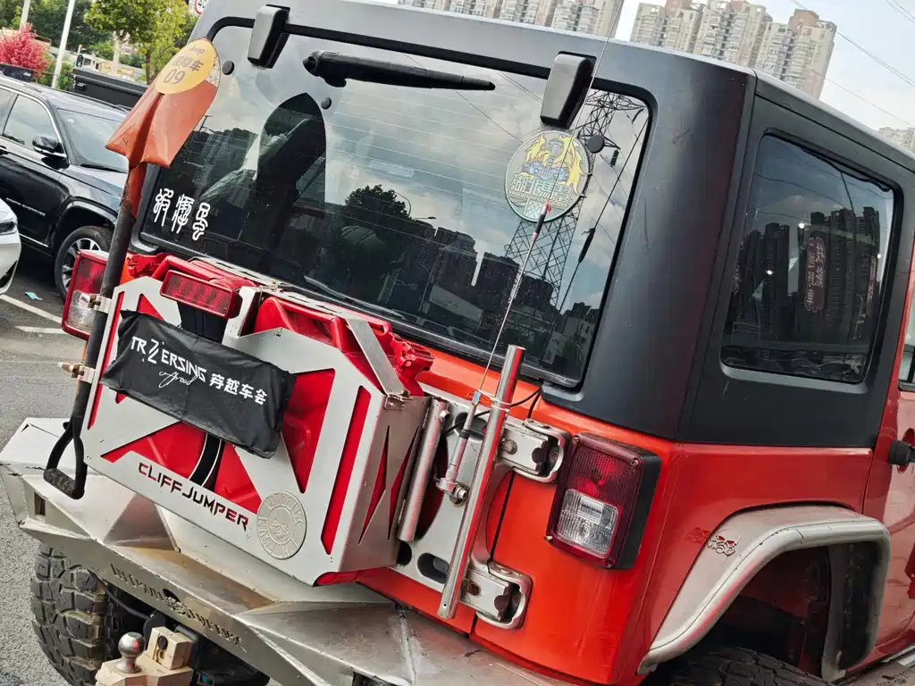 Jeep Wrangler 2015 — фото 8
