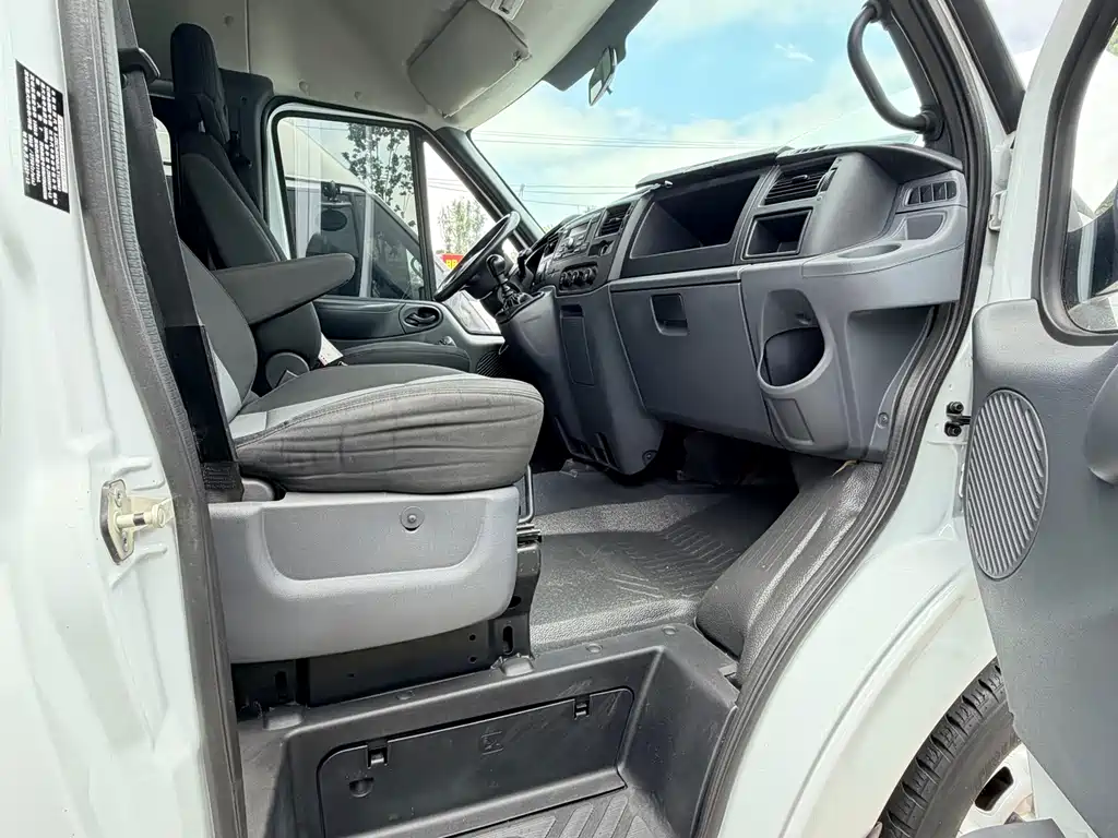 Ford Transit Custom 2021 — фото 10