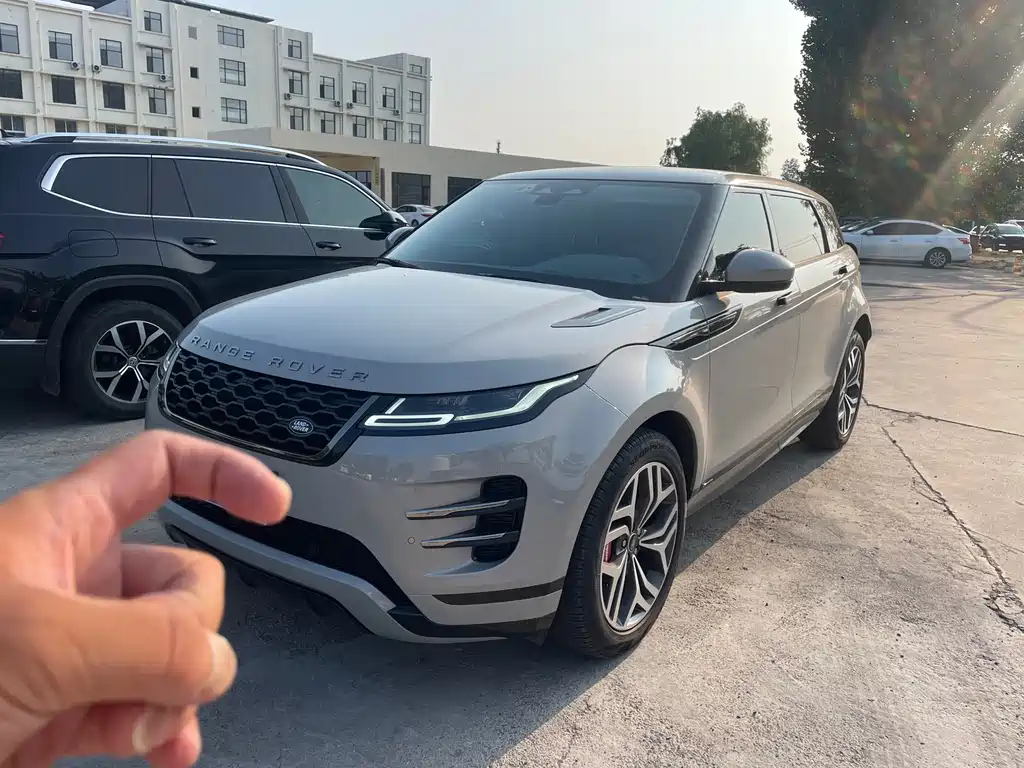 Land Rover Range Rover Evoque 2022 — фото 1