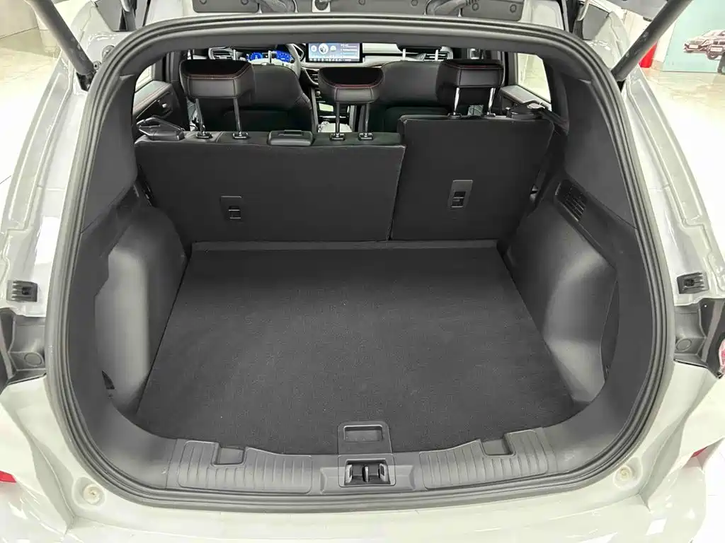 Ford Edge 2023 — фото 16