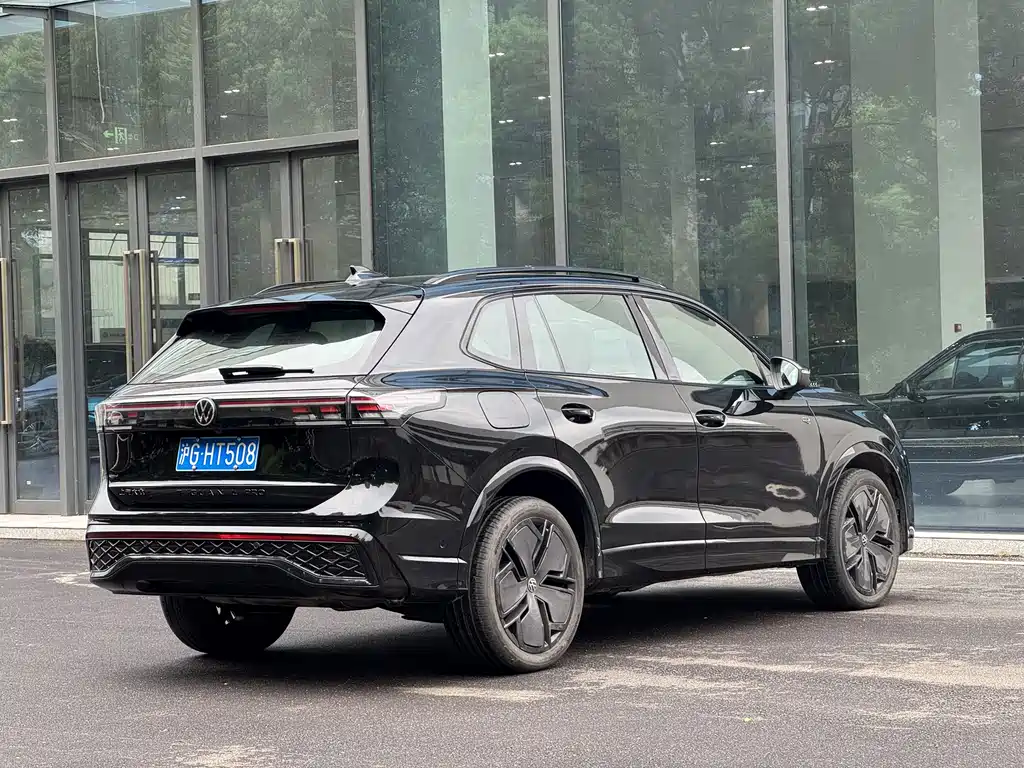 Volkswagen Tiguan L 2024 — фото 10