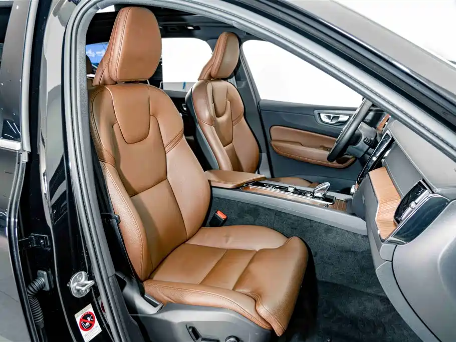 Volvo XC60 2024 — фото 18