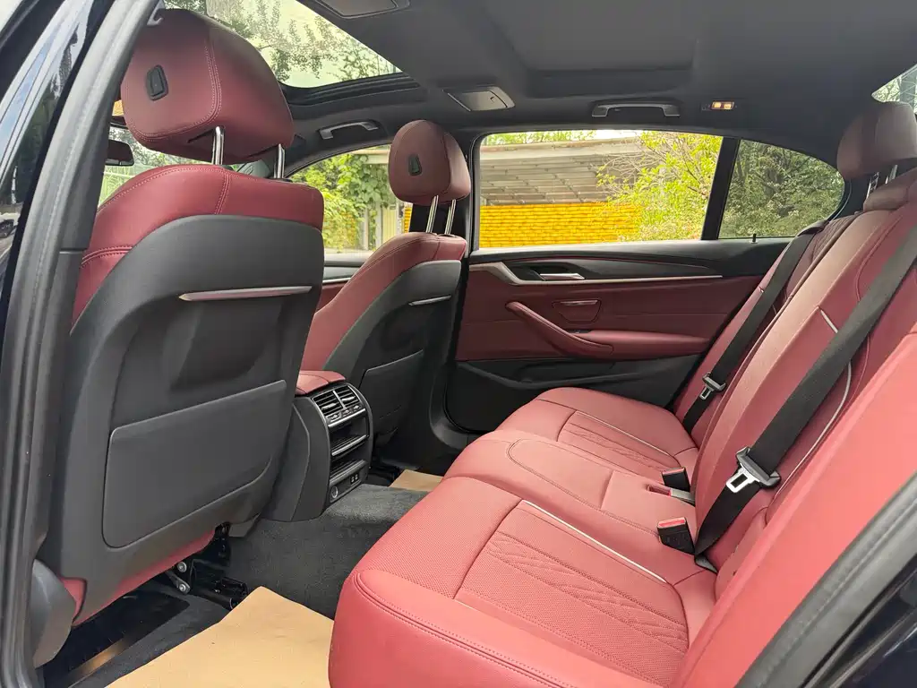 BMW 5 Series 2022