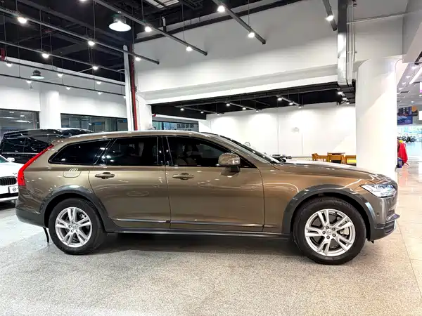 Volvo V90 2017