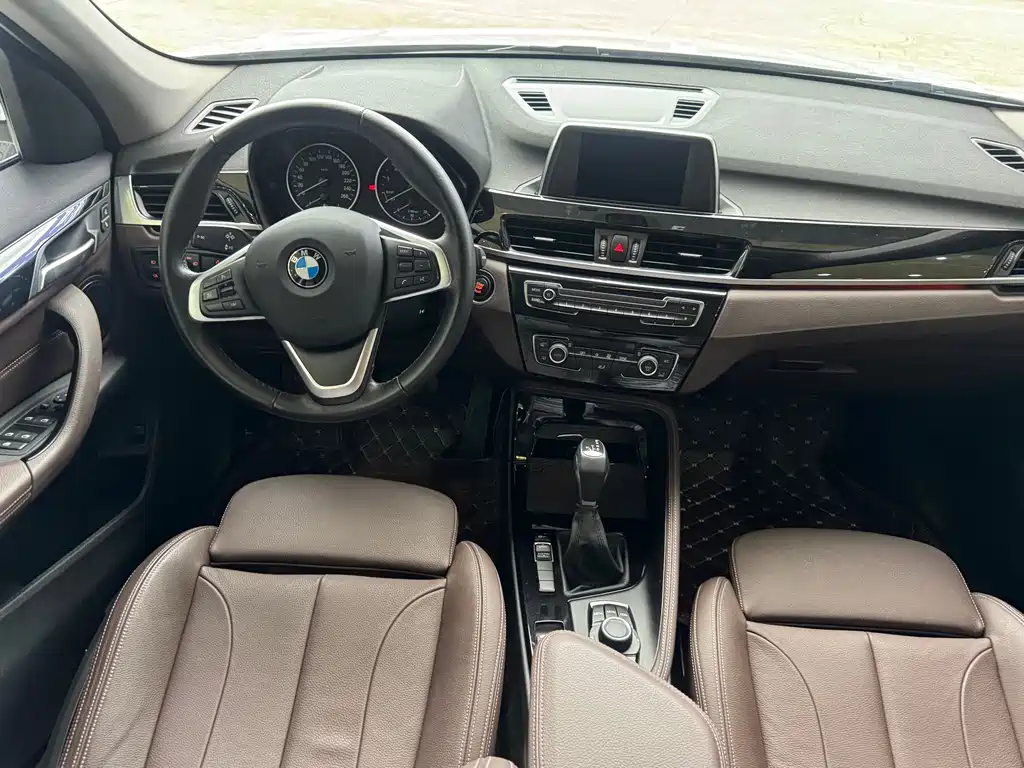 BMW X1 2018 — фото 12