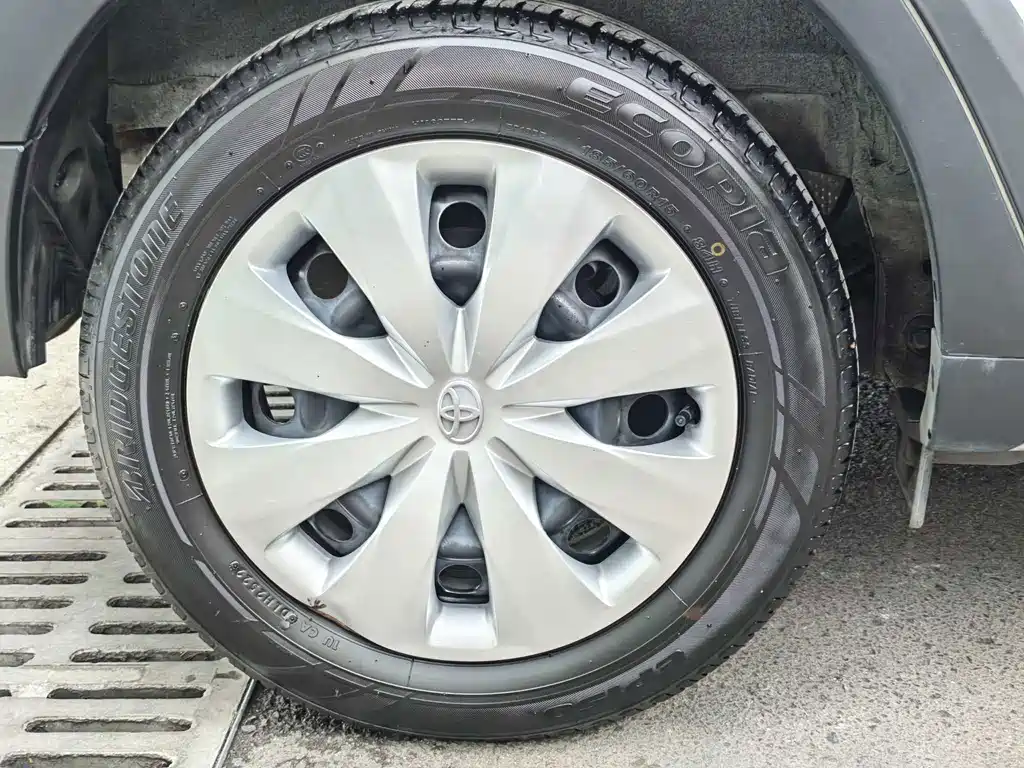 Toyota Yaris L 2022 — фото 22