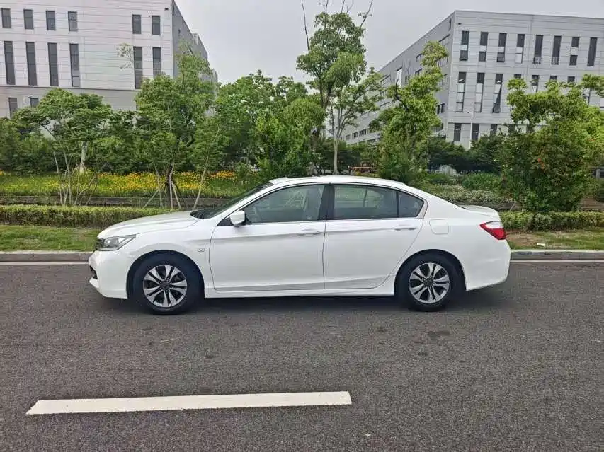 Honda Accord 2016 — фото 2