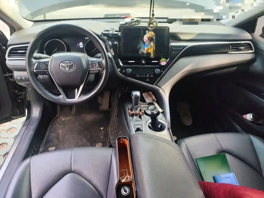 Toyota Camry 2023 — фото 10