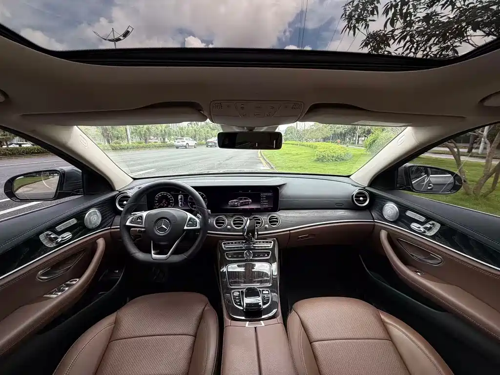Mercedes-Benz E-Class 2017 — фото 12