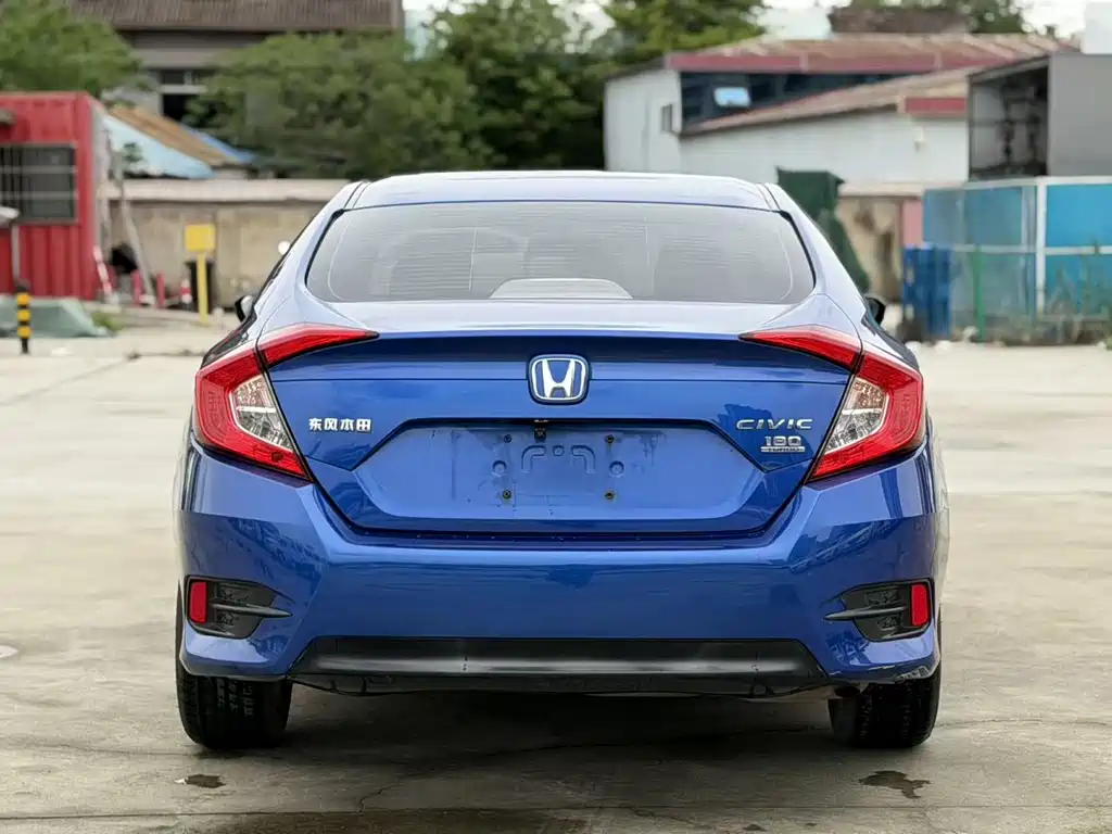 Honda Civic 2018 — фото 8