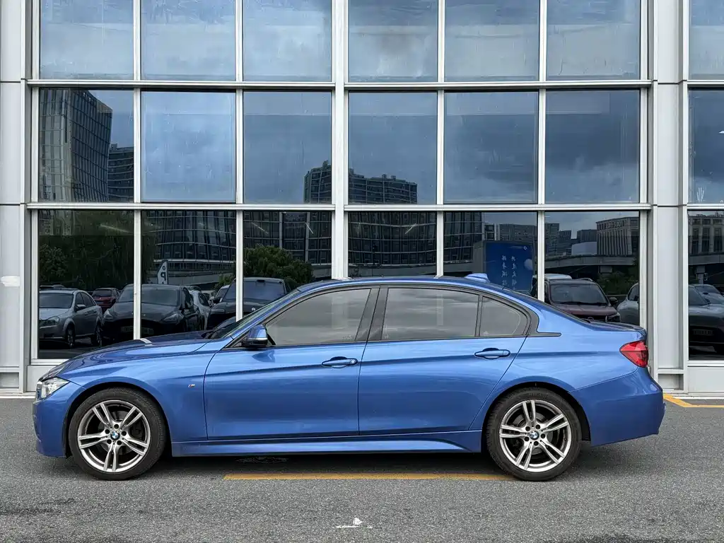 BMW 3 Series 2018 — фото 3