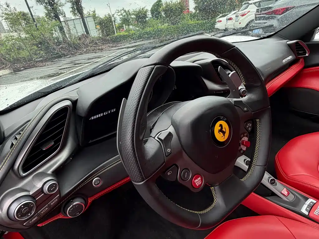 Ferrari 488 2016 — фото 10