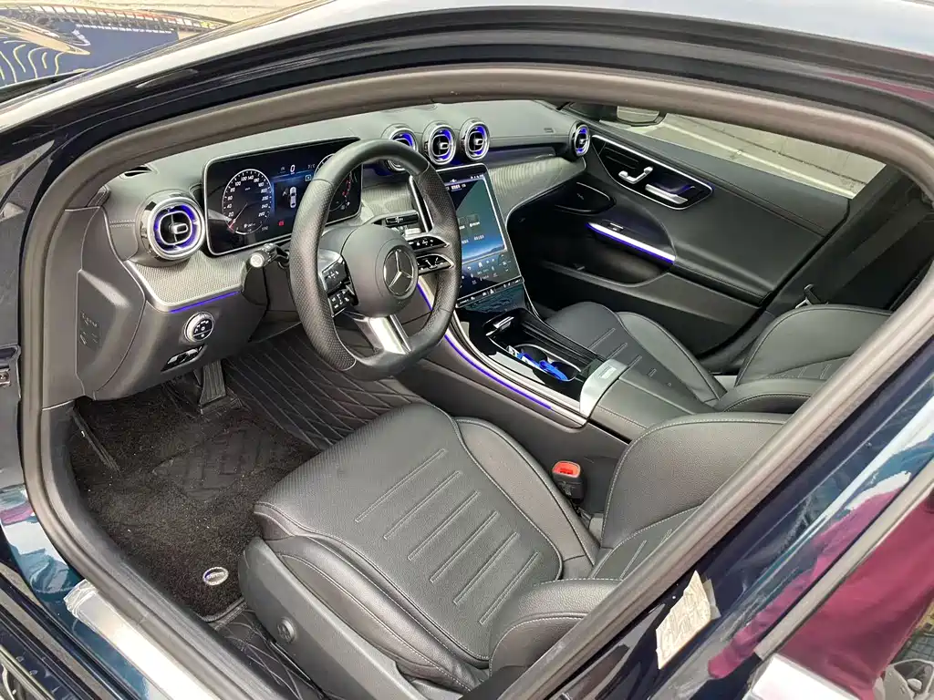 Mercedes-Benz C-Class 2023 — фото 4